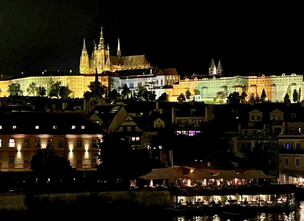 Prager Burg Touren im Vergleich