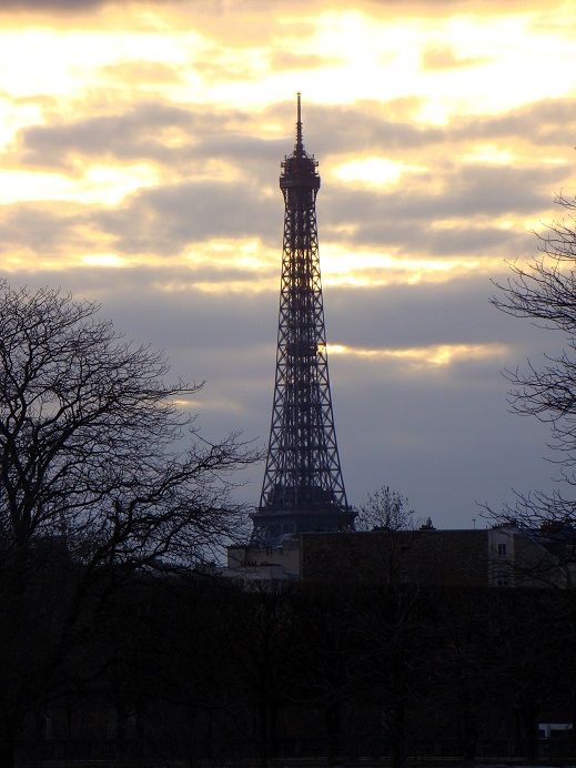 Eiffelturm Dämmerung