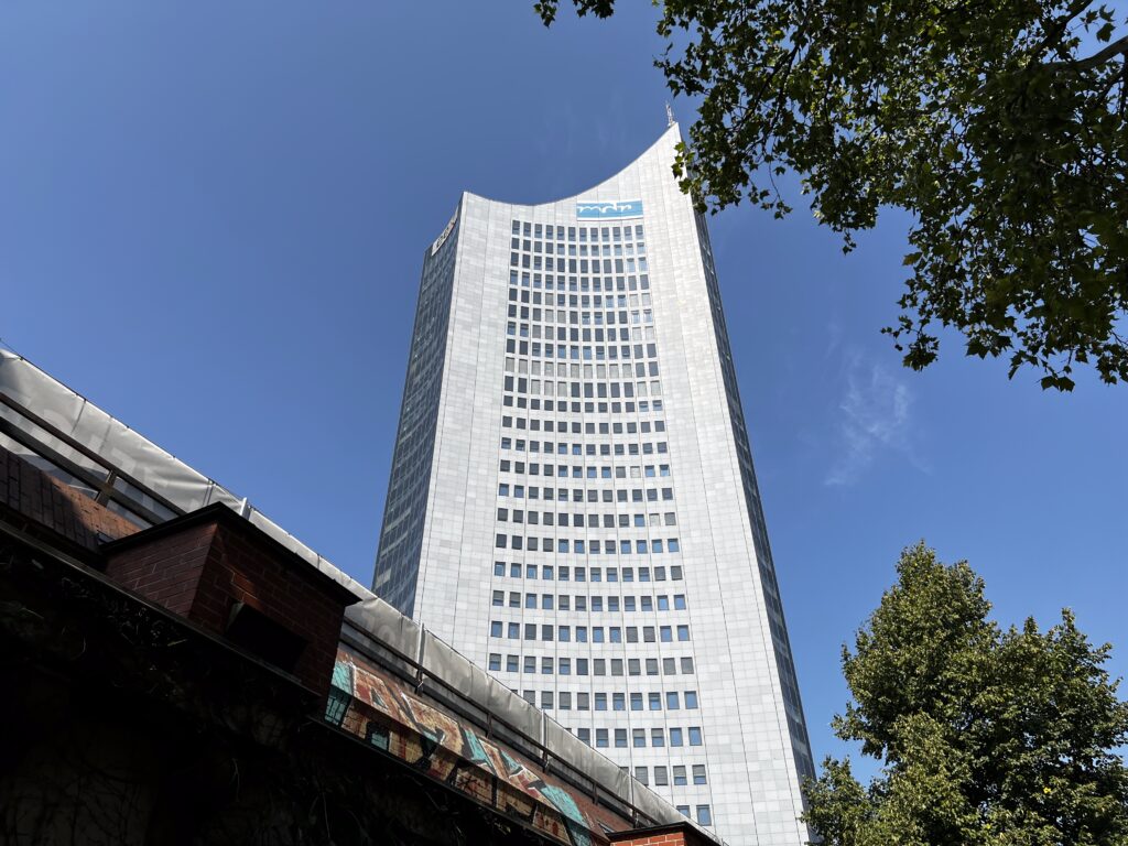 Panorama-Tower-Leipzig-City-Hochhaus-Aussichtsplattform-Steiler-Zahn